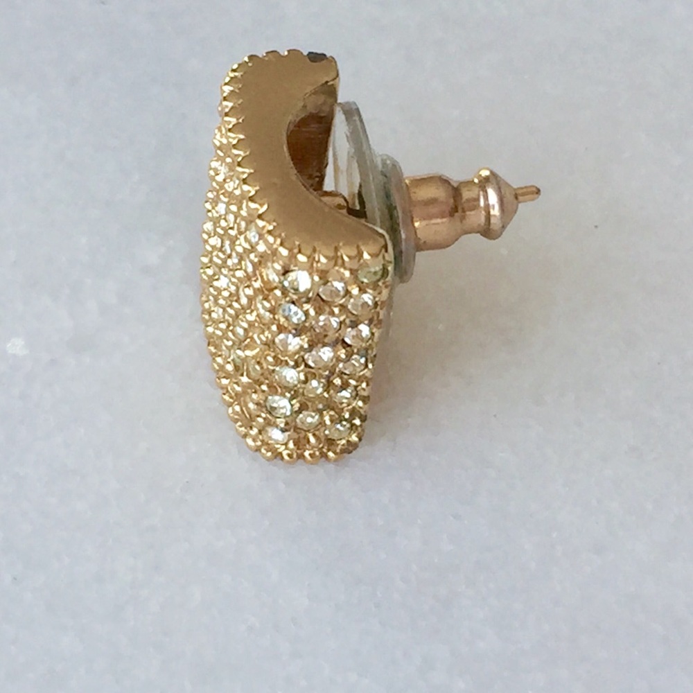 ⭐️Vintage Christian Dior Gold Pave Earrings⭐️ - Picture 4 of 8
